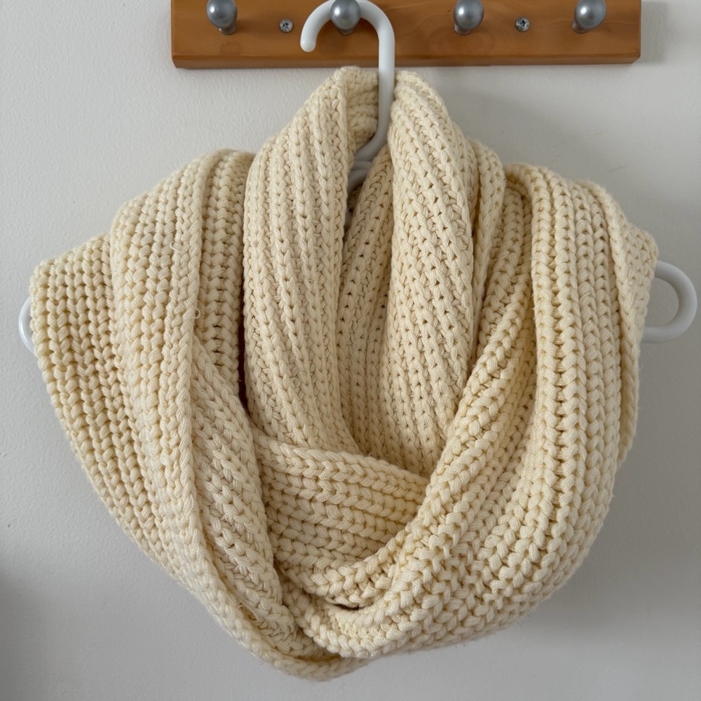 JCREW chunky knit circle infinity scarf